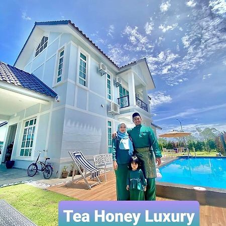 Tea Honey Luxury Villa Malacca Esterno foto
