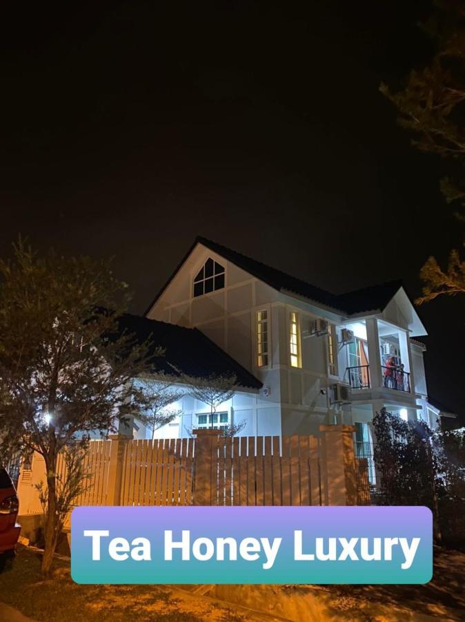 Tea Honey Luxury Villa Malacca Esterno foto